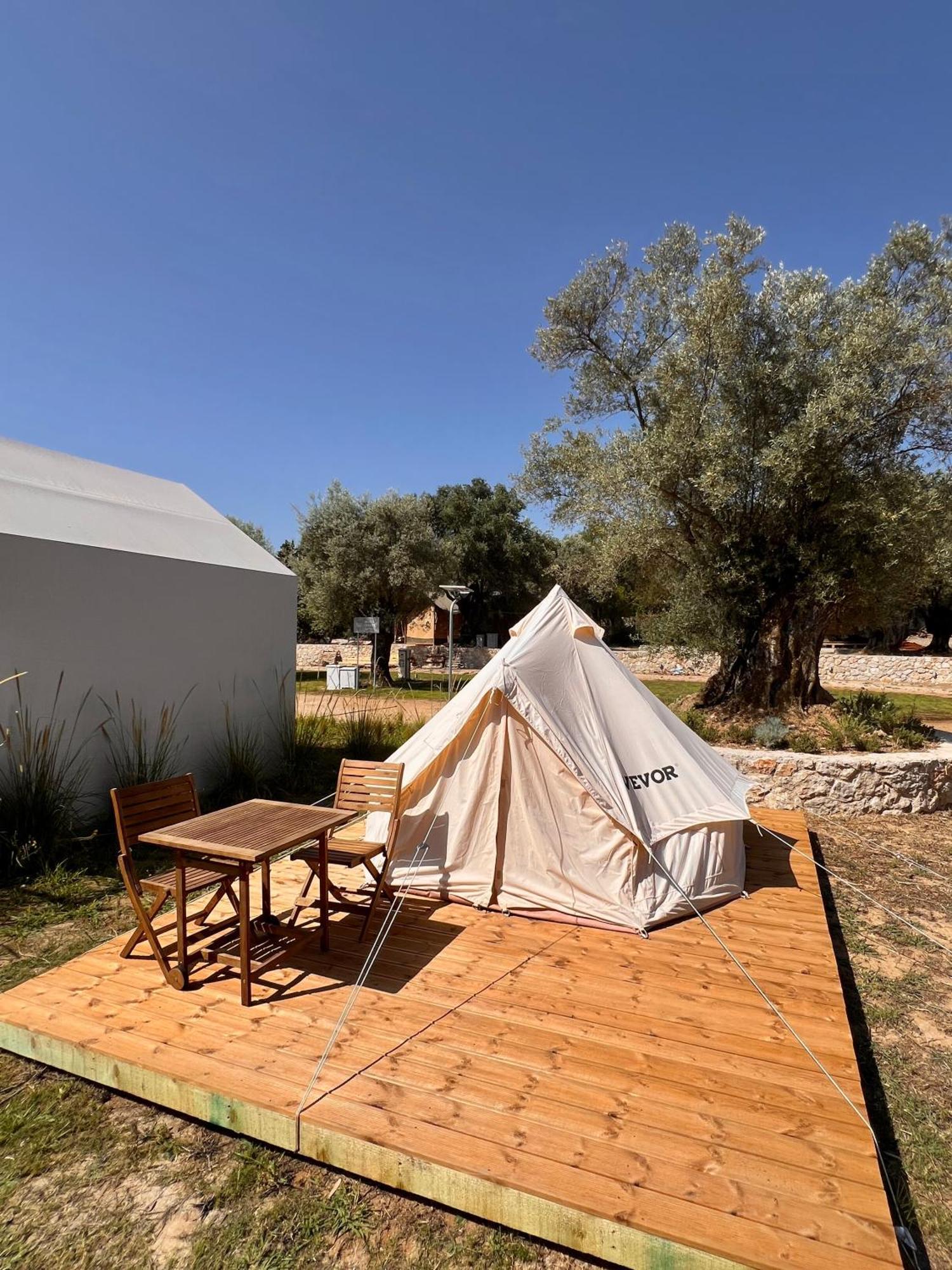 Nirikos Camping Spasmeni Vrisi Rom bilde